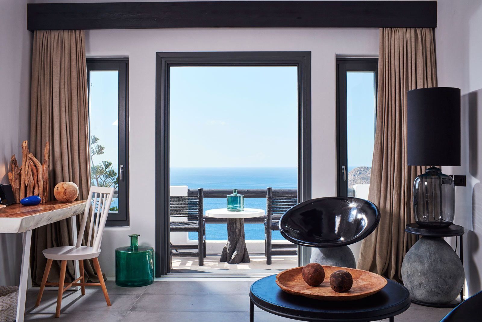 MAJESTIC Retreat Sea View Suite with Outdoor Jacuzzi