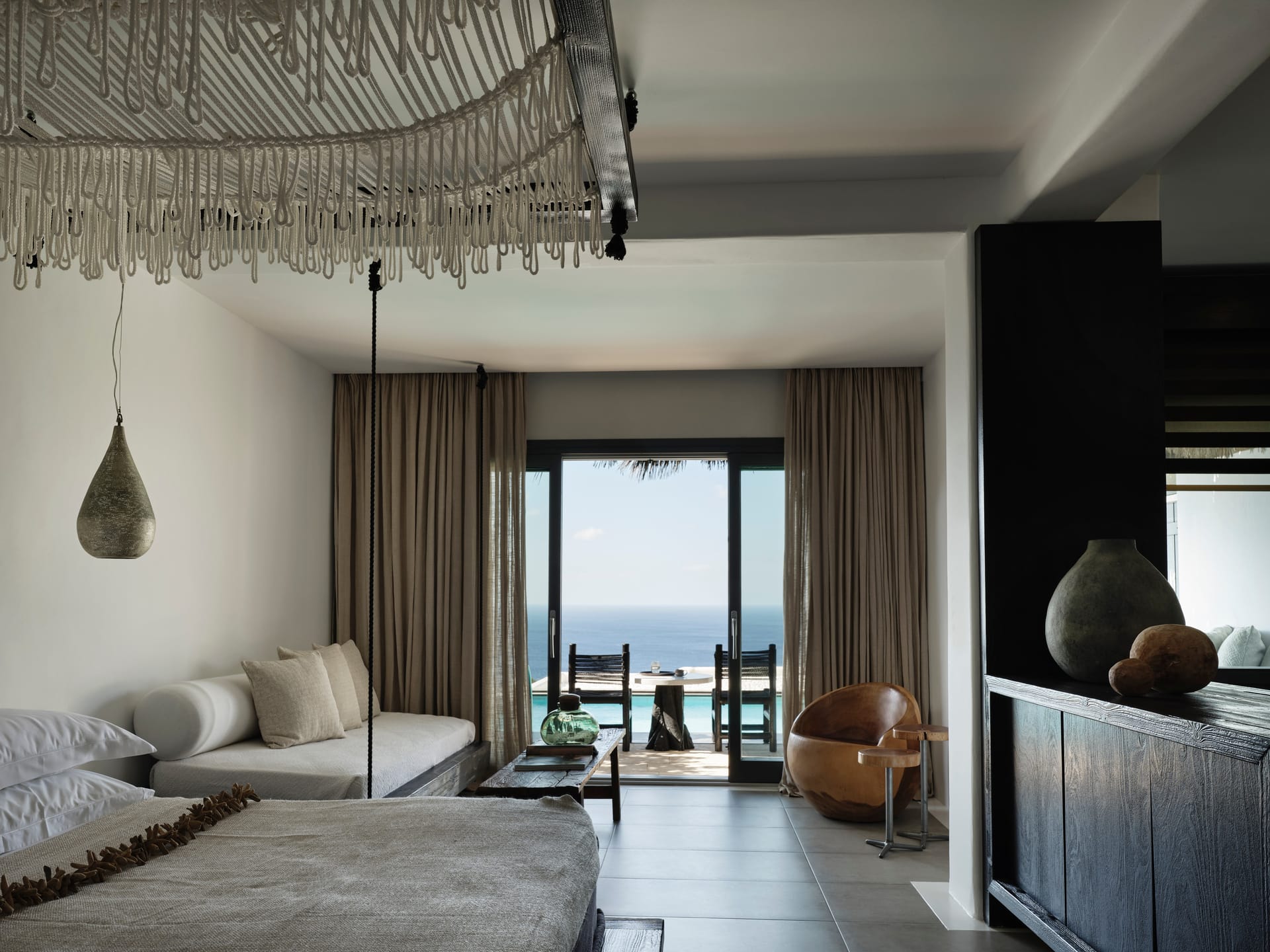 MAJESTIC Retreat Sea View Suite with Private Pool