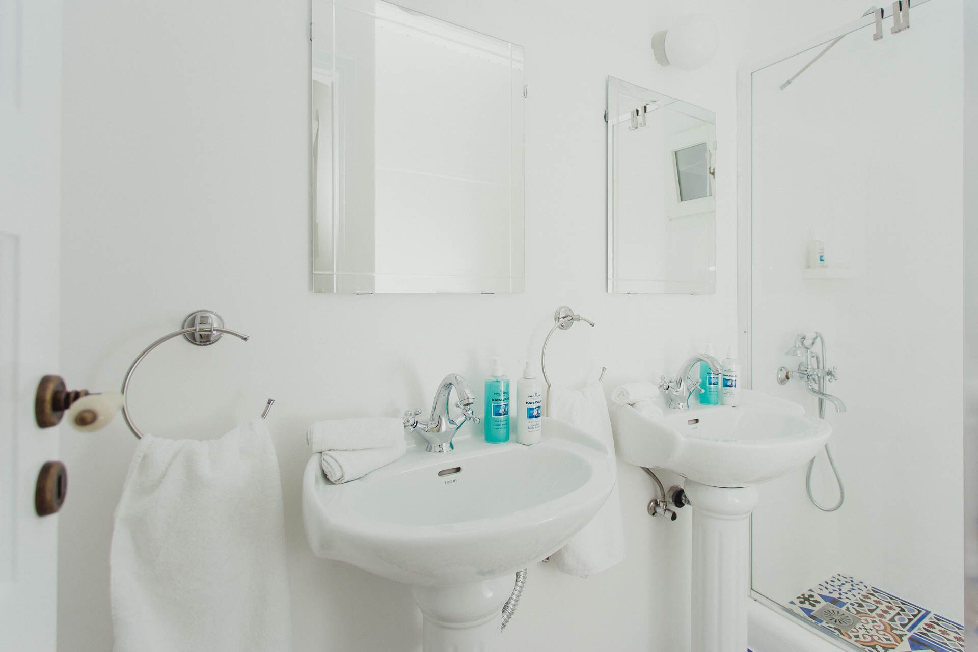 Deluxe Suite Hill View