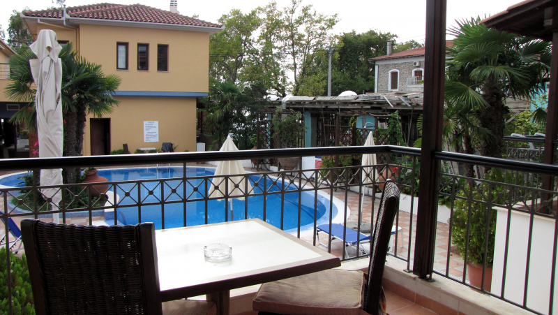 Triple studio pool view #6/9