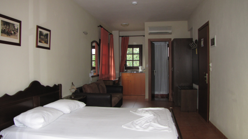 Double studio pool view #7/8