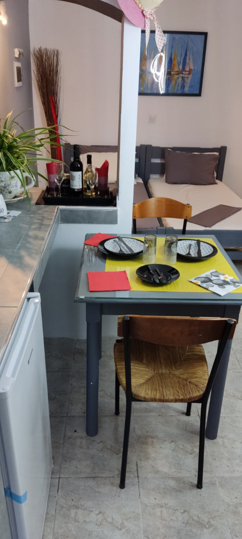 No 3 Petite Economic Studio for 2 Pers. # Nr 3