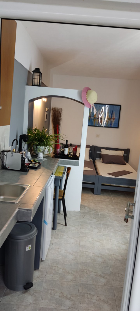 No 3 Petite Economic Studio for 2 Pers. # Nr 3